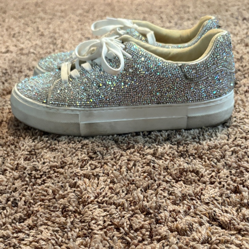 Betsey Johnson Sparkling sneakers